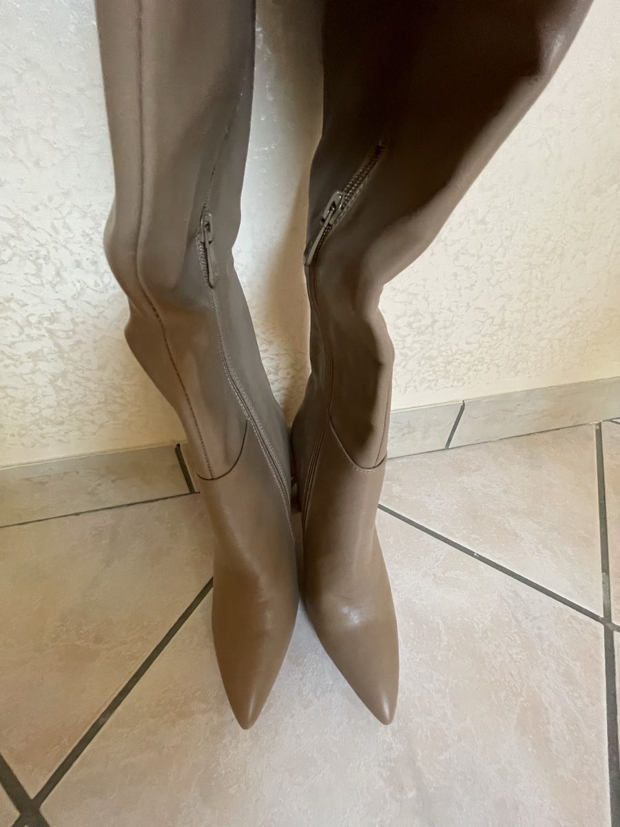 Scarpe da donna: NA-KD Overknee-Stiefel beige – Nuovo (secondo la descrizione) da Zug venduto da Fashionaddicted.- 2