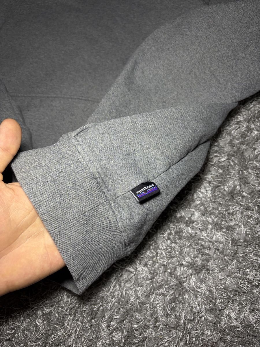 Patagonia Pullover & Sweatshirts: Patagonia Kapuzenpullover grau Grösse L – Gebraucht aus Brislach von edu_t6pq 3