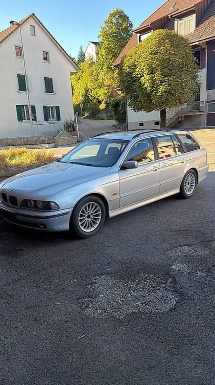 Automobili: BMW 520 E39 Deutsche Zulassung  – Usato da Münchwilen AG venduto da Vinnis