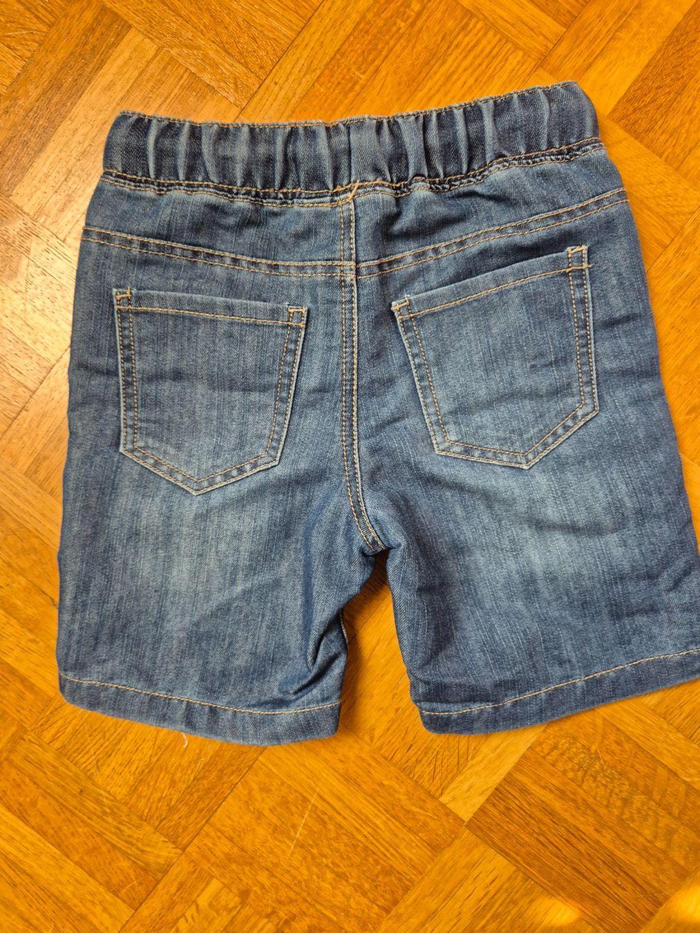Pantaloni: Jeansshorts, blau,  Gr. 104 – Usato da Dietikon venduto da grafad 1