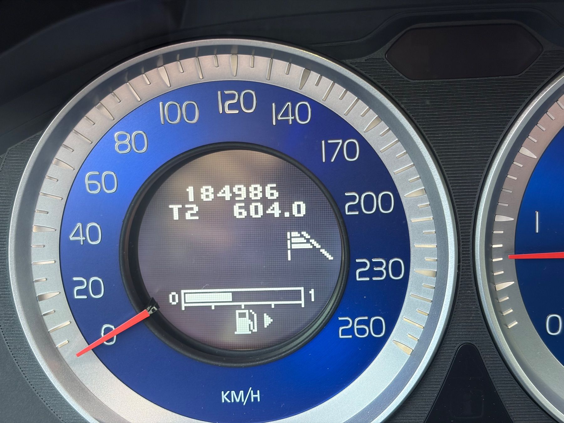 Volvo Automobili: Volvo XC60 R-Design AWD mit AHK Automat! – Usato da Näfels venduto da 8532_ 5