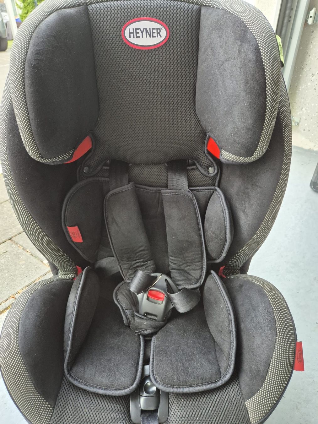 Auto-Kindersitze: HEYNER Capsula Multi Fix - Kindersitz Gruppe 1/2/3 gebraucht – Gebraucht aus Riedt b. Erlen von AndreasRohner92 1