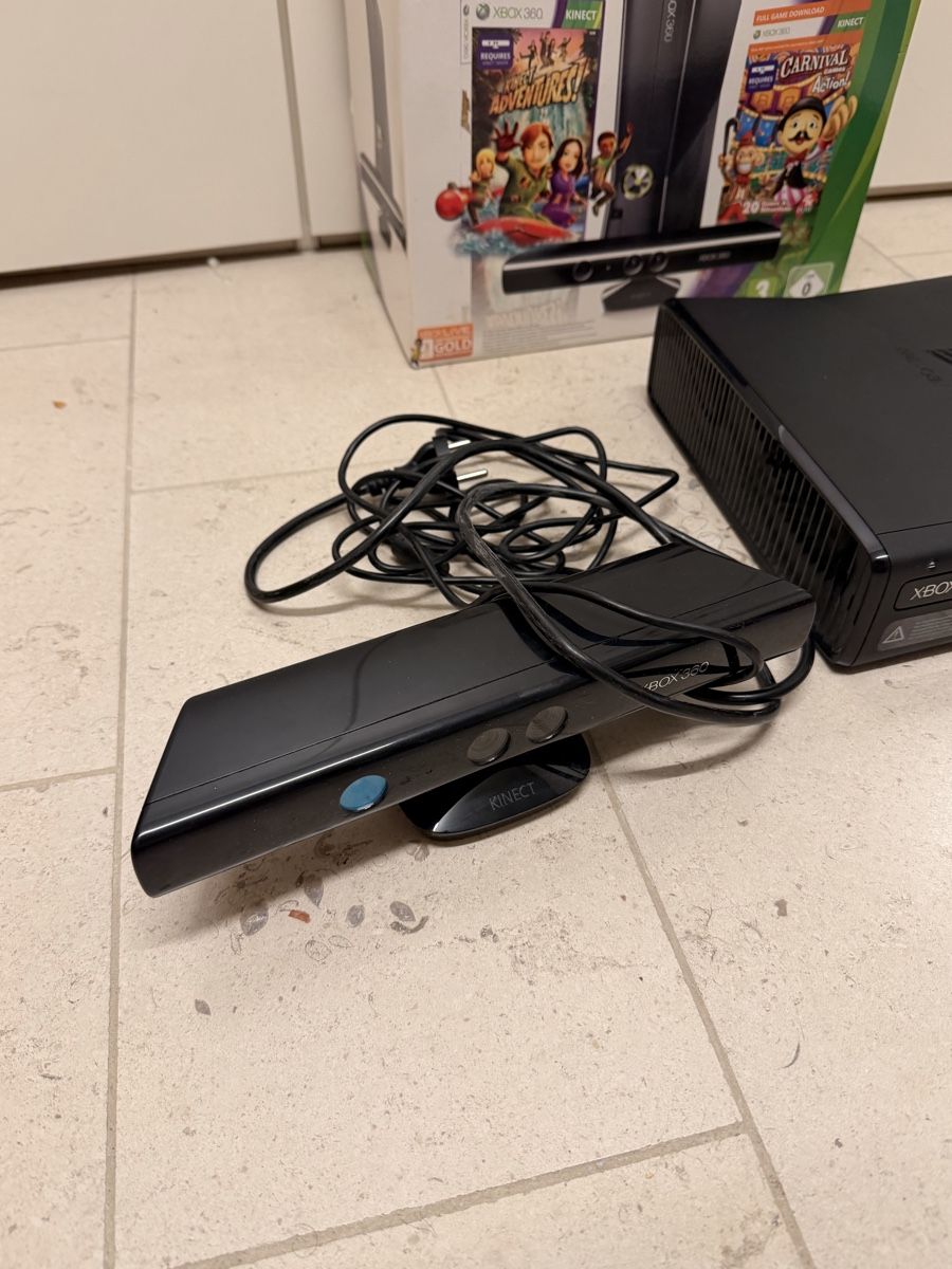 Microsoft Console: Xbox 360 Kinect Konsole mit 3 Controllern – Usato da Gockhausen venduto da max_t9mh 3