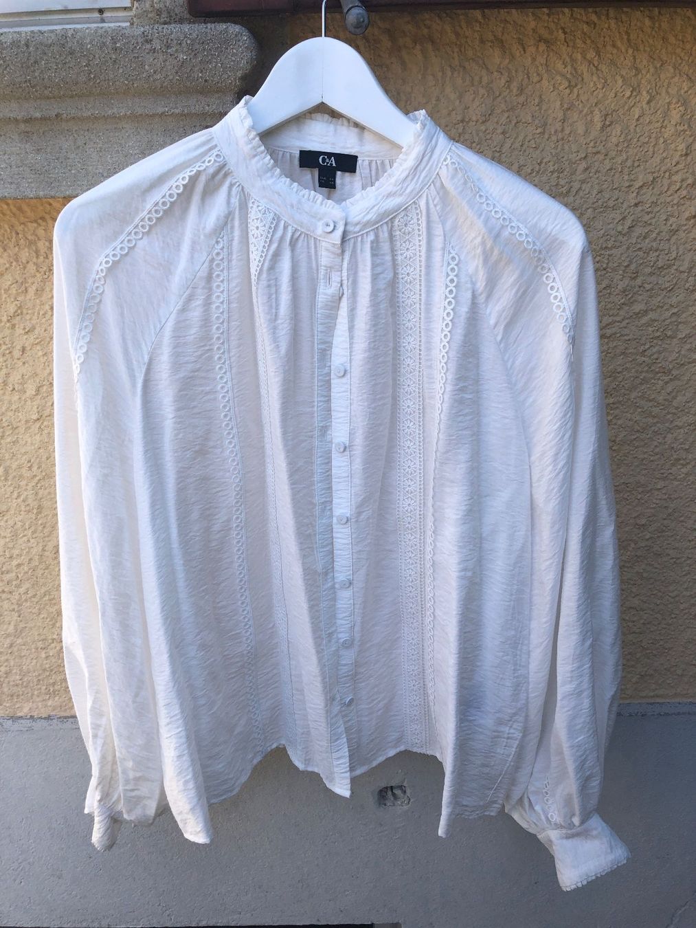 C&A Blusen: C&A Bluse weiss mit Spitze – Gebraucht aus Wädenswil von Pixie_