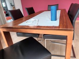 Pfister Esstisch aus Nussbaumholz - ausziehbar