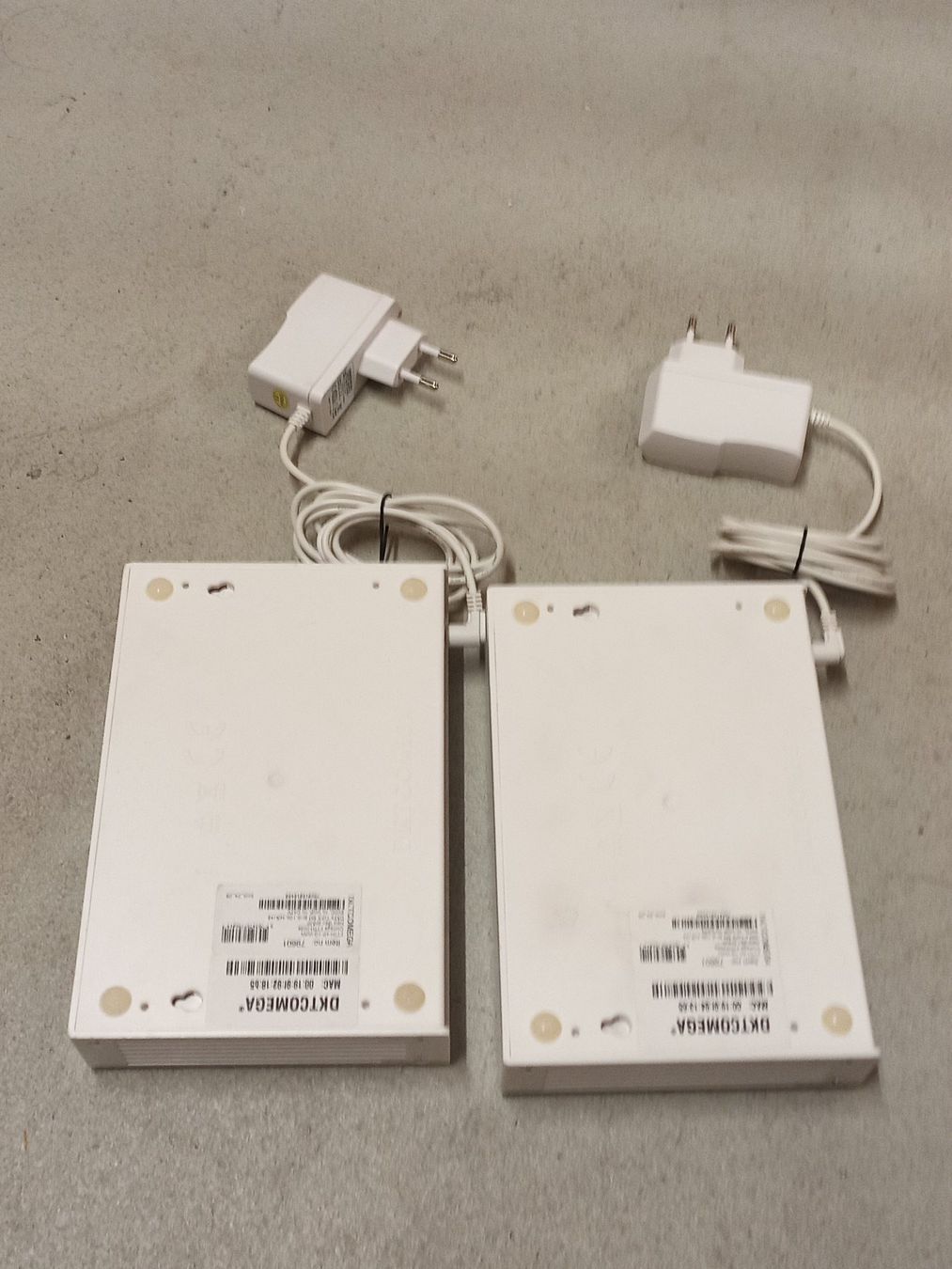 Modem & Router: 2x DKT Comega Fiber Gateway Router – Usato da Zürich venduto da danihell