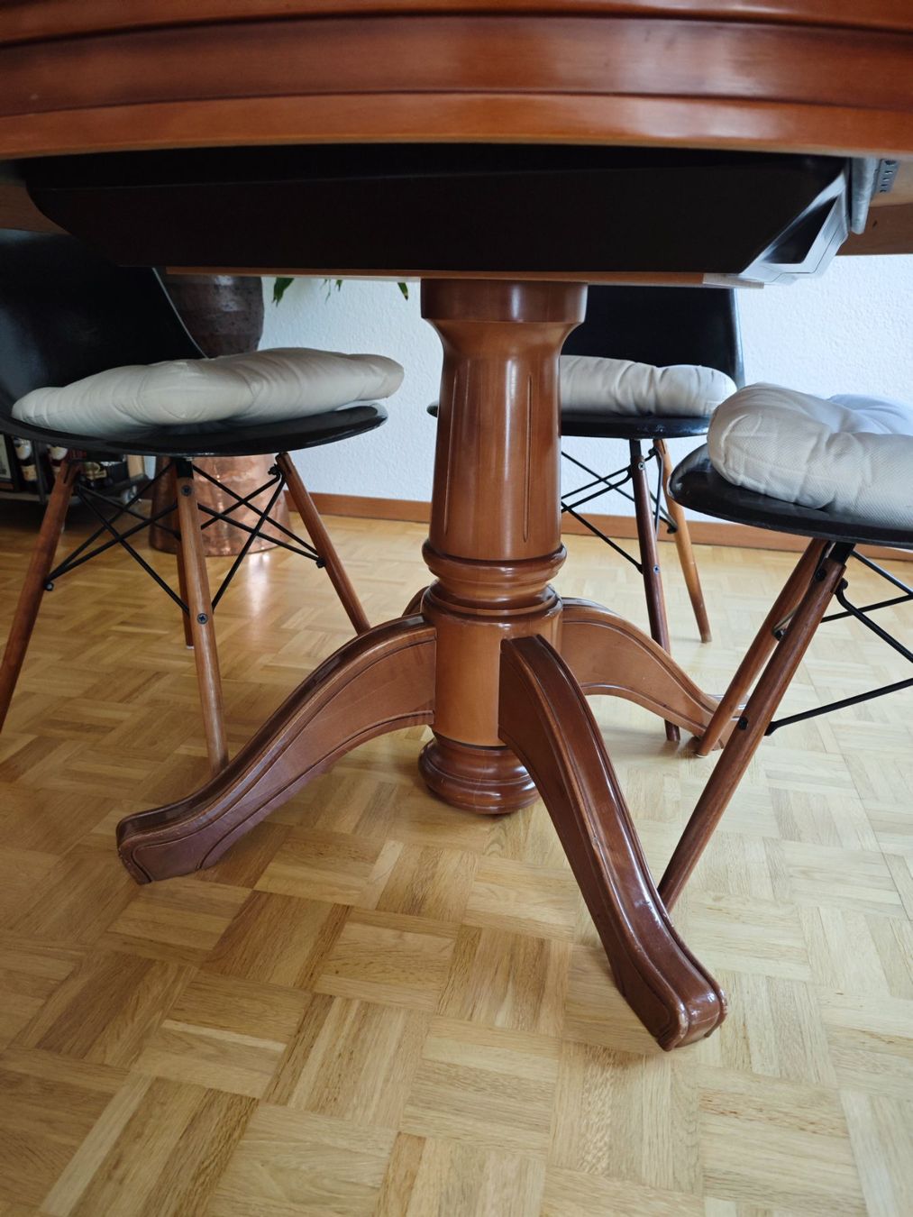 Tische: Runder Holztisch – Gebraucht aus Zürich von syl_z7l8 6