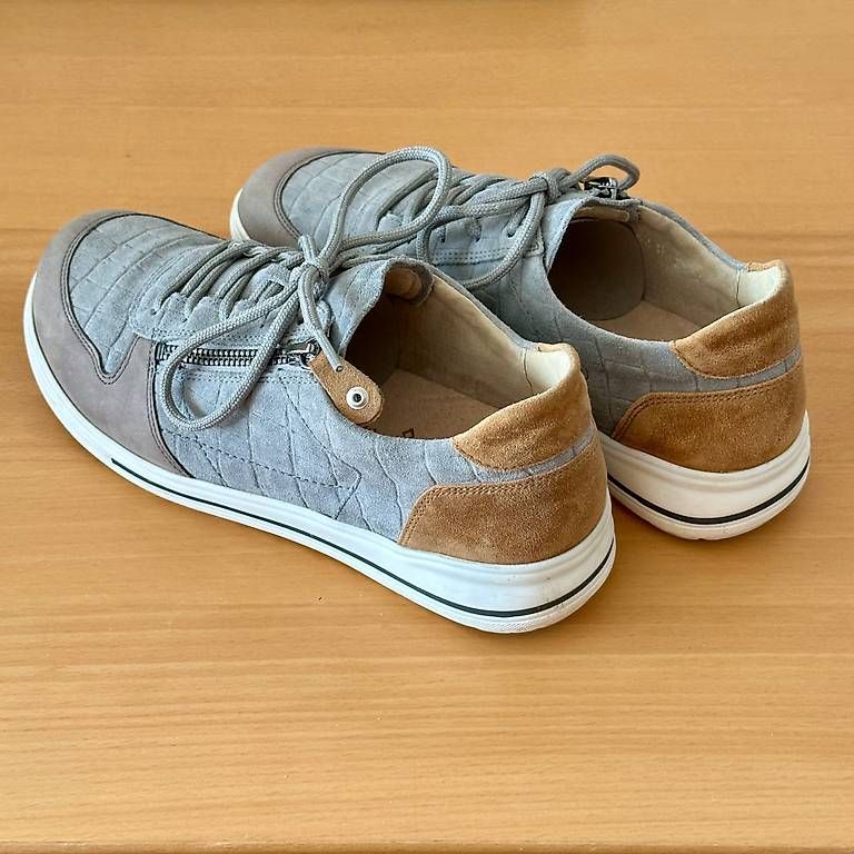Helvesko Scarpe da donna: Chaussures sneakers HELVESKO, pointure 38 – Usato da Genève venduto da Patricia1964 1