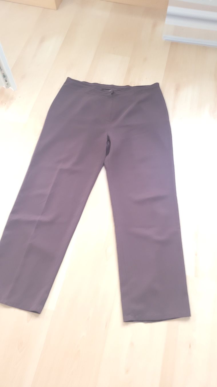 Hosen: Damenhose Grösse 52, kastanienbraun – Gebraucht aus Schöfflisdorf von cri_8gn5 2