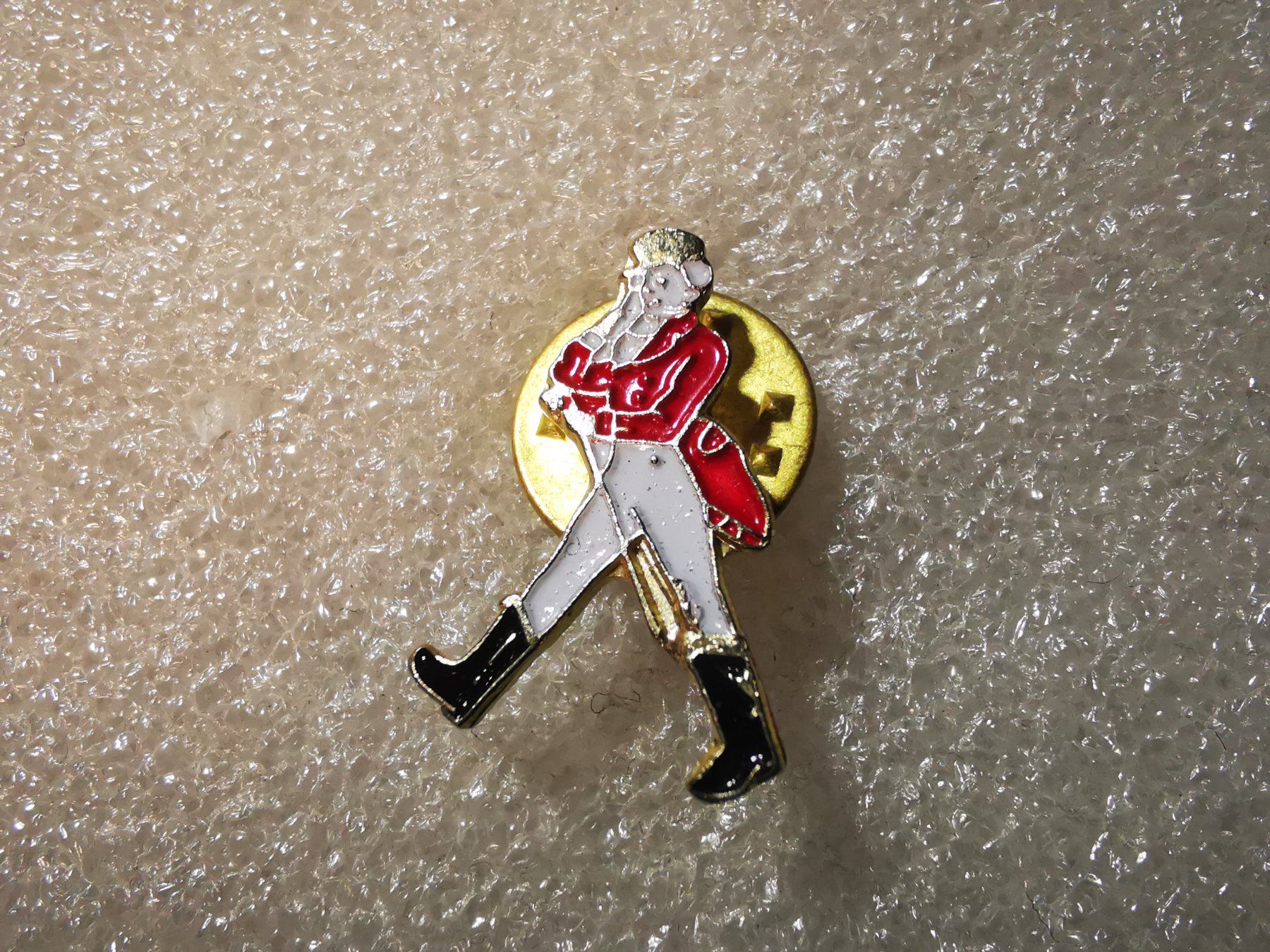 Placchette & Badge: Ansteckpin 13: Marschierender Mann – Usato da Oppligen venduto da Pin-Fall-Shop
