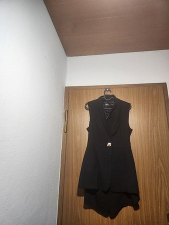 combishort  noire ZARA sans manches T36 