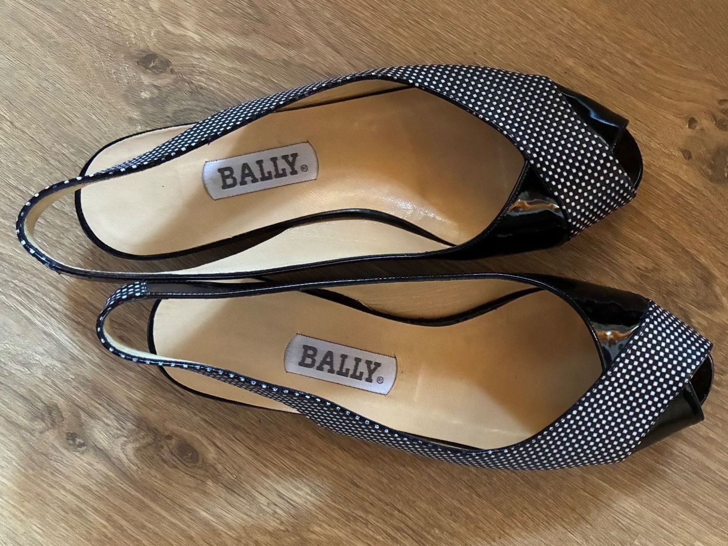 Bally Chaussures femmes: Escarpins Bally 37 – D'occasion à Lausanne par MademoiselleZuzu