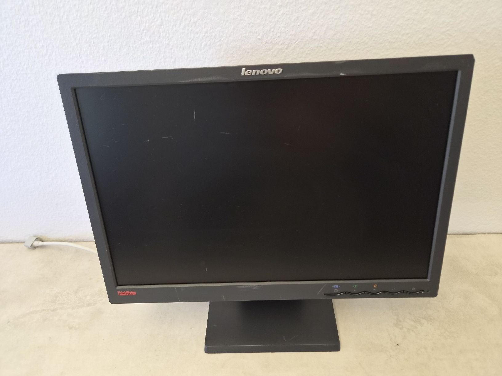 Lenovo Monitore: Lenovo ThinkVision 19" Monitor L197WA – Gebraucht aus SCHAFFHAUSEN von Atami99 3
