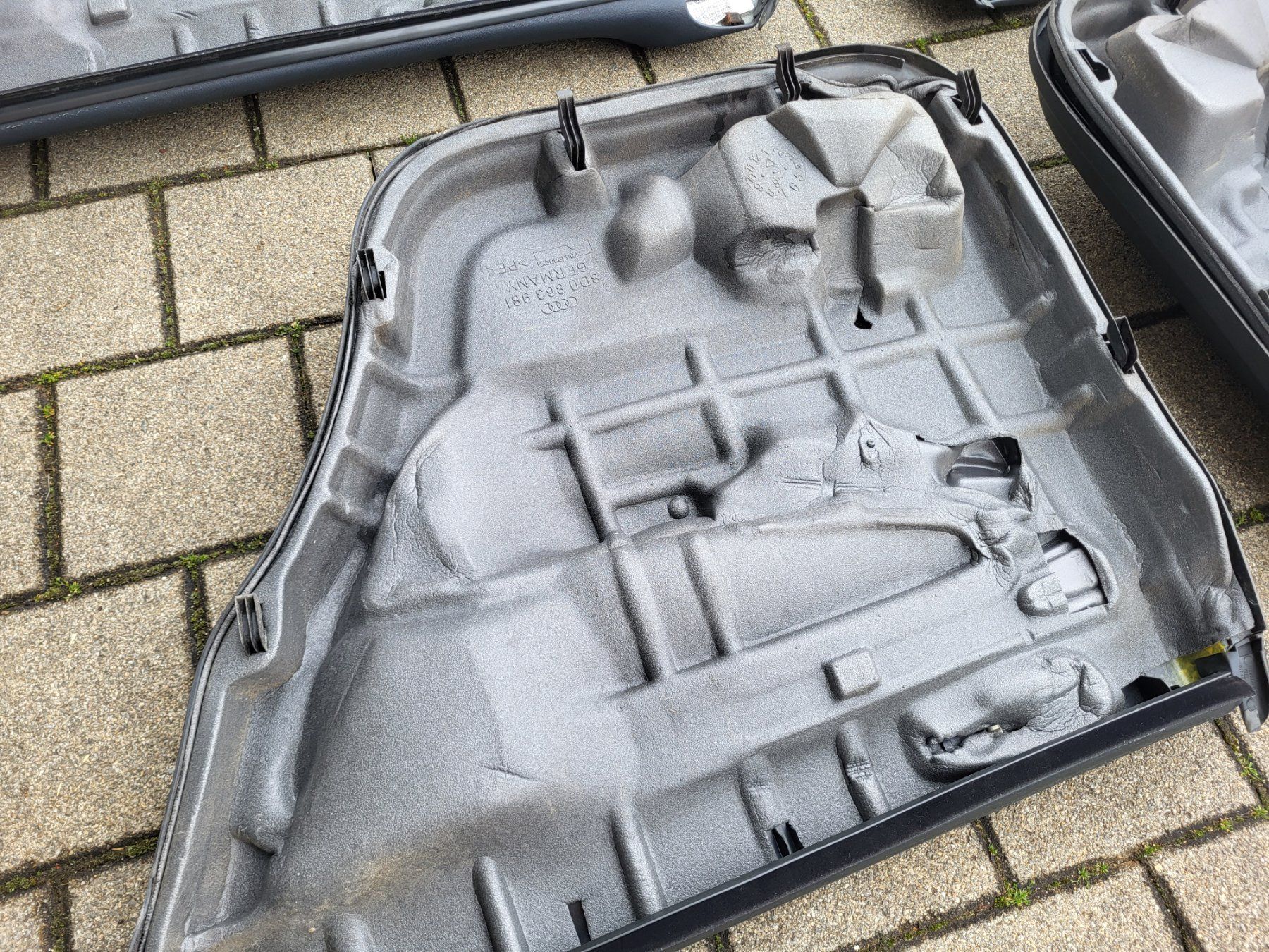 Audi Alle Autoersatzteile: Audi A4 Türverkleidung – Gebraucht aus Eschenz von Bicco1 3