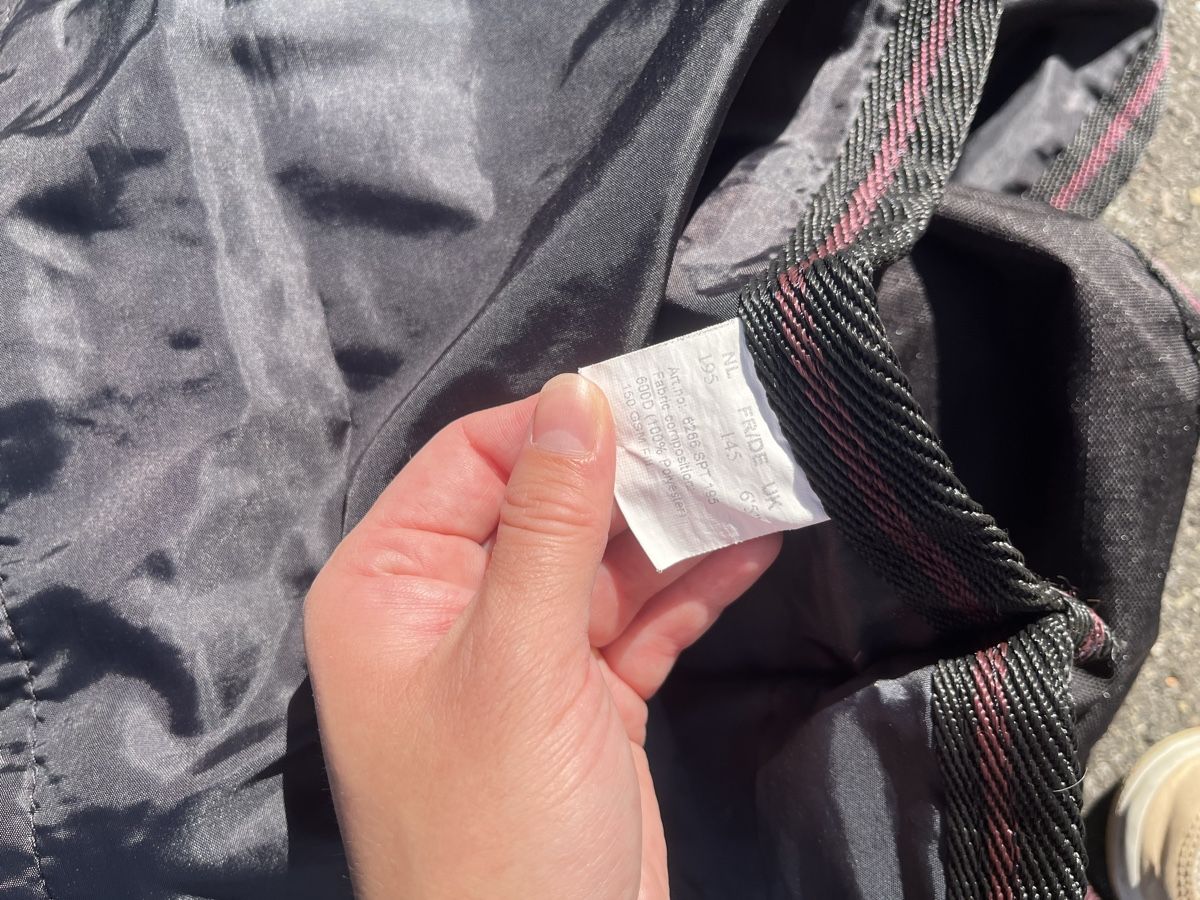 Decken: Pferdedecke Gr. 145cm schwarz/pink 150g – Gebraucht aus Zürich von Meret.Sa 1