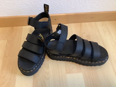 Coole Dr. Martens Sandalen - Sommer Hit in Schwarz, Gr. 36