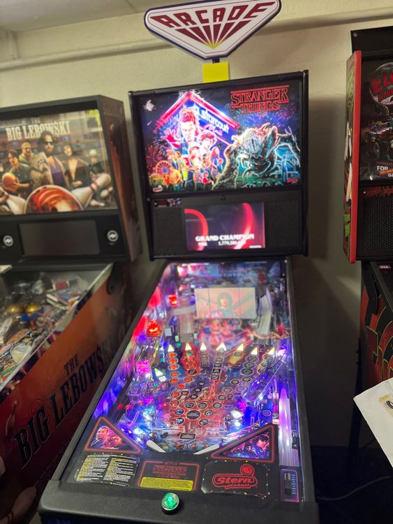 Stranger Things Premium Flipperkasten Pinball Flipper Kaufen auf Ricardo