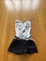 Sommerlicher Playsuit mit Gürtel, Grösse 34