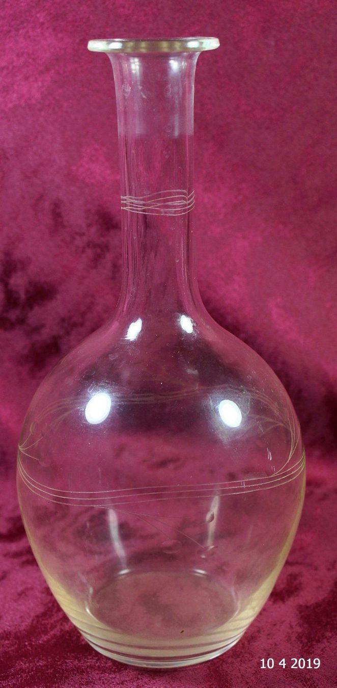 Carafes: Glas Karaffe mit Gravur – D'occasion à Basel par The_Onliners