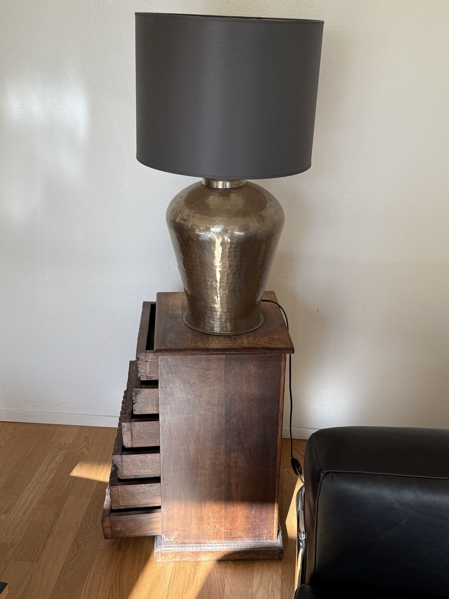 Lampade: Designer-Tischlampe mit massivem Holzschrank – Usato da Küsnacht ZH venduto da mit_ps82 3