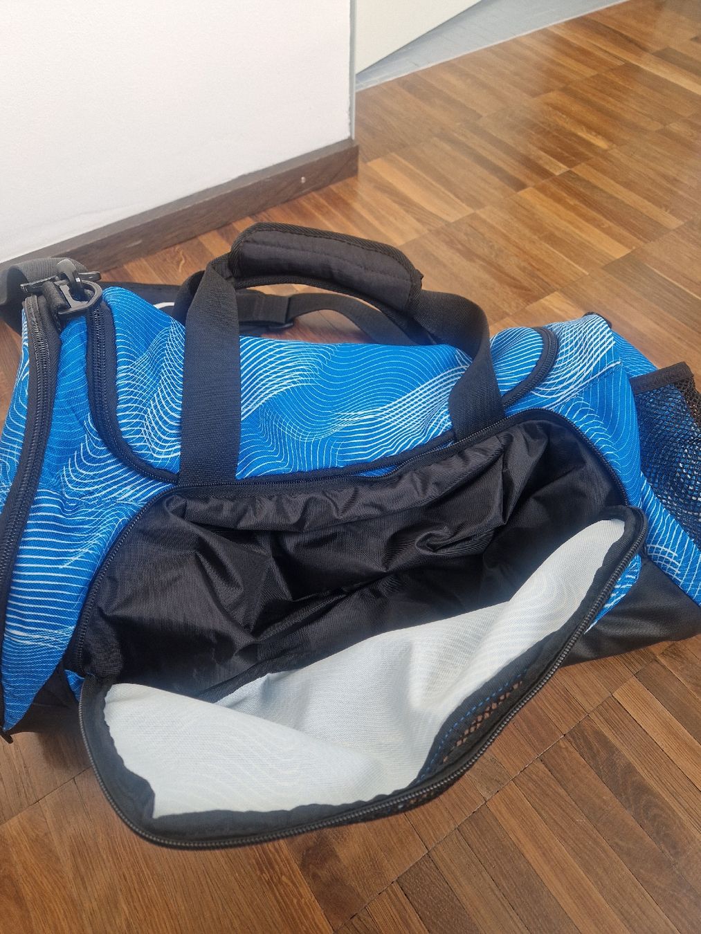 Nike Borse: Nike Sporttasche ca. 30l – Nuovo (secondo la descrizione) da Horgen venduto da olivi_1988 5