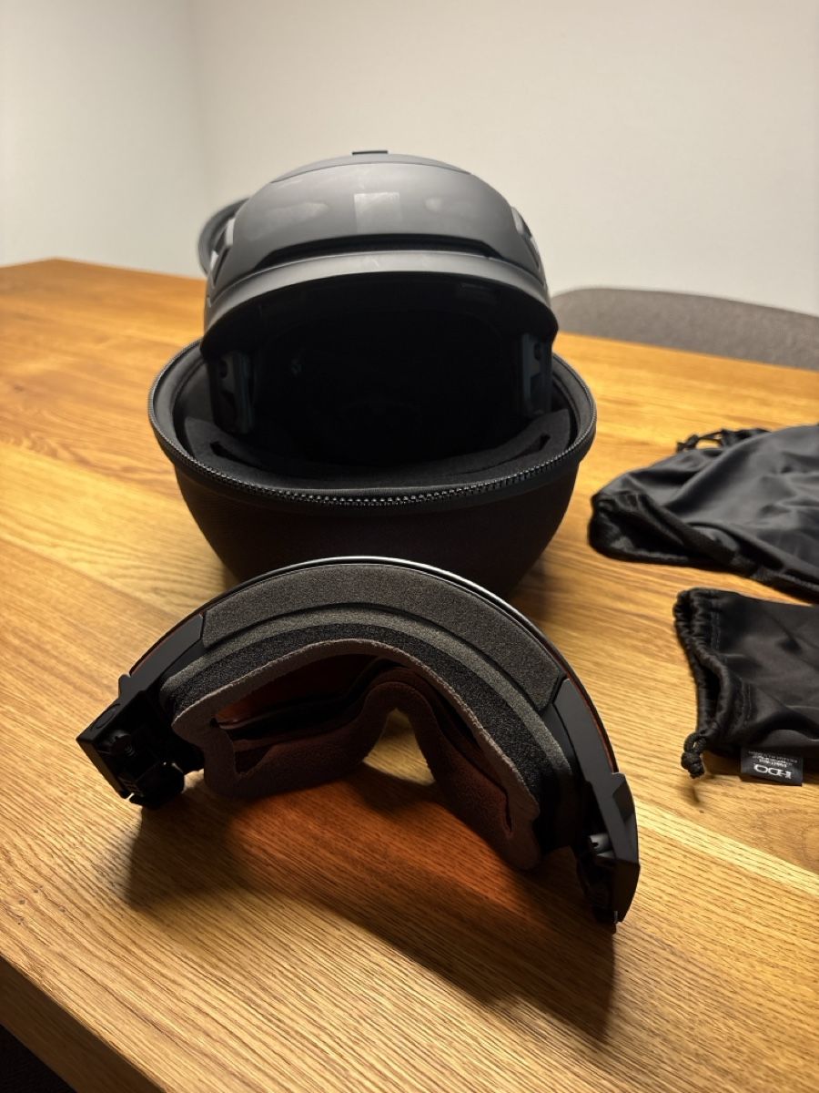 Oakley Caschi: Casque de ski Oakley MOD7 avec masque intégré  – Nuovo e nell'imballaggio originale da Corsier-sur-Vevey venduto da BussardS 3