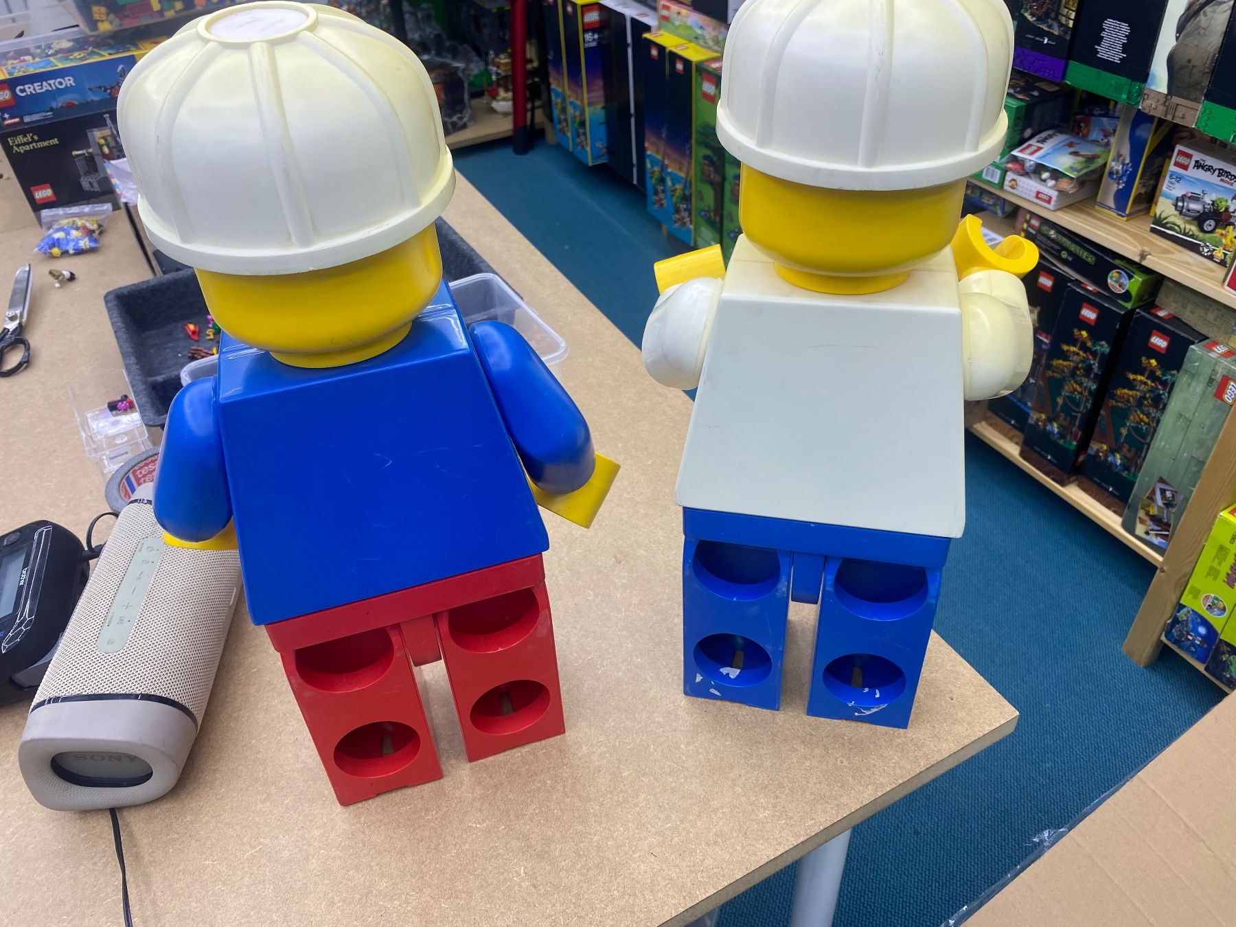 Lego Statuette: 2 Grosse Lego Figuren Originall! Selten – Usato da birrhard venduto da Nosara7 3