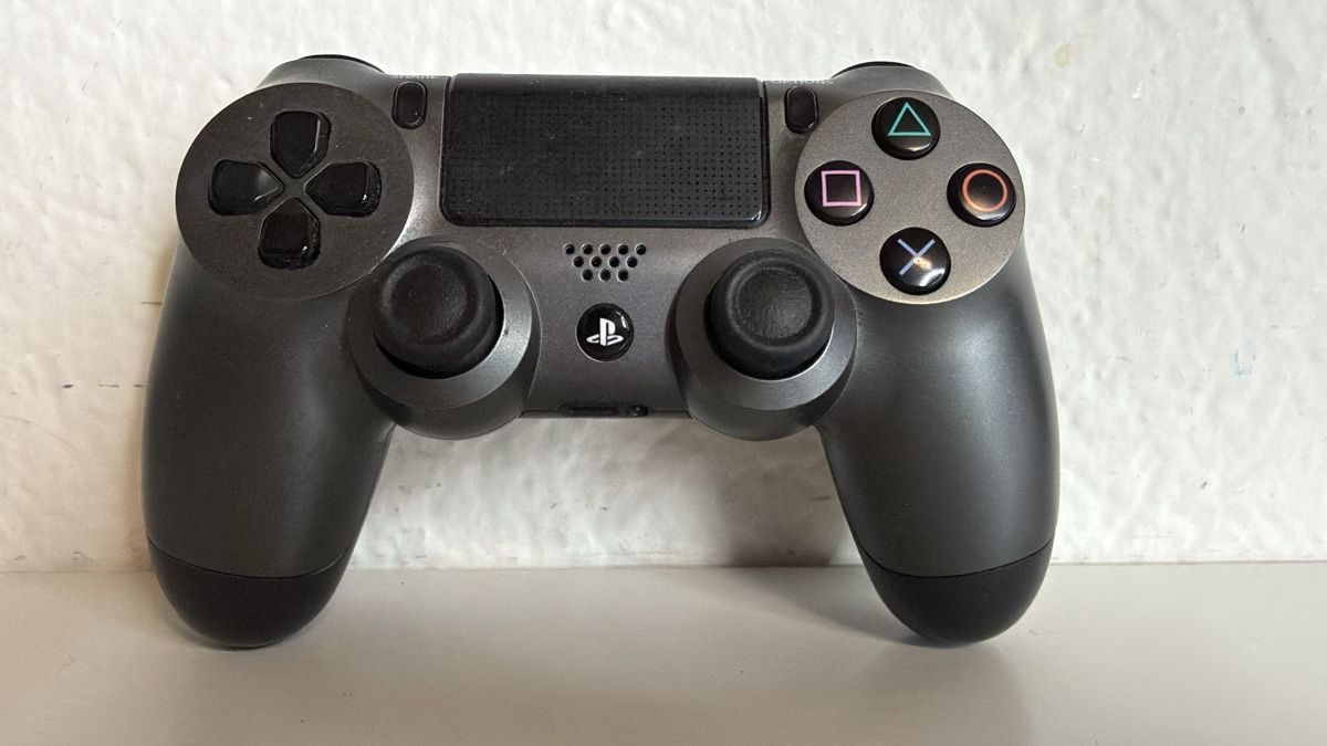 Sony Controller: Sony PlayStation 4 Controller 🎮 – Gebraucht aus Ehrendingen von bubulence