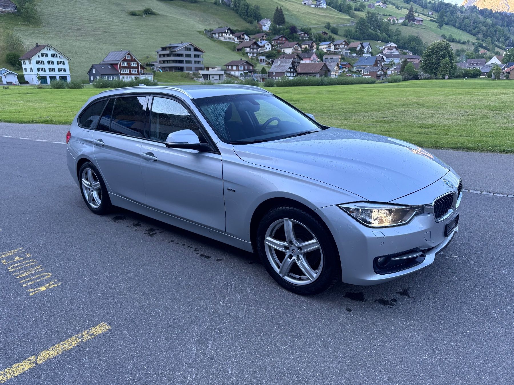 BMW Automobili: BMW 320i xDrive Touring, JG 2013 – Usato da Alt St. Johann venduto da nexus07 2