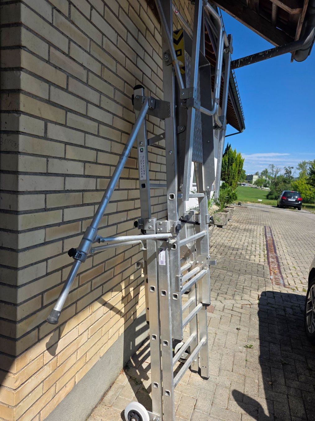 Echafaudages: Alu Sicherheitsgerüst – D'occasion à Neuenkirch par Broenner1 4