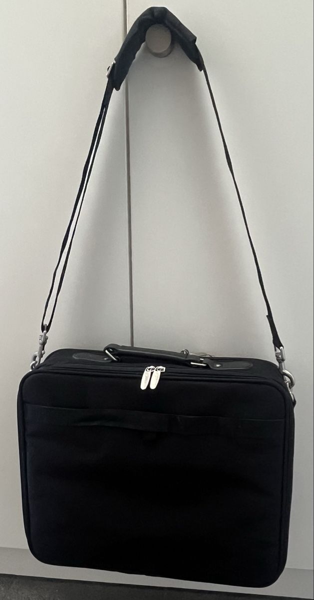 Targus Taschen: Nagelneue Targus Laptoptasche – Neu und originalverpackt aus Hünenberg See von spartakus02 3