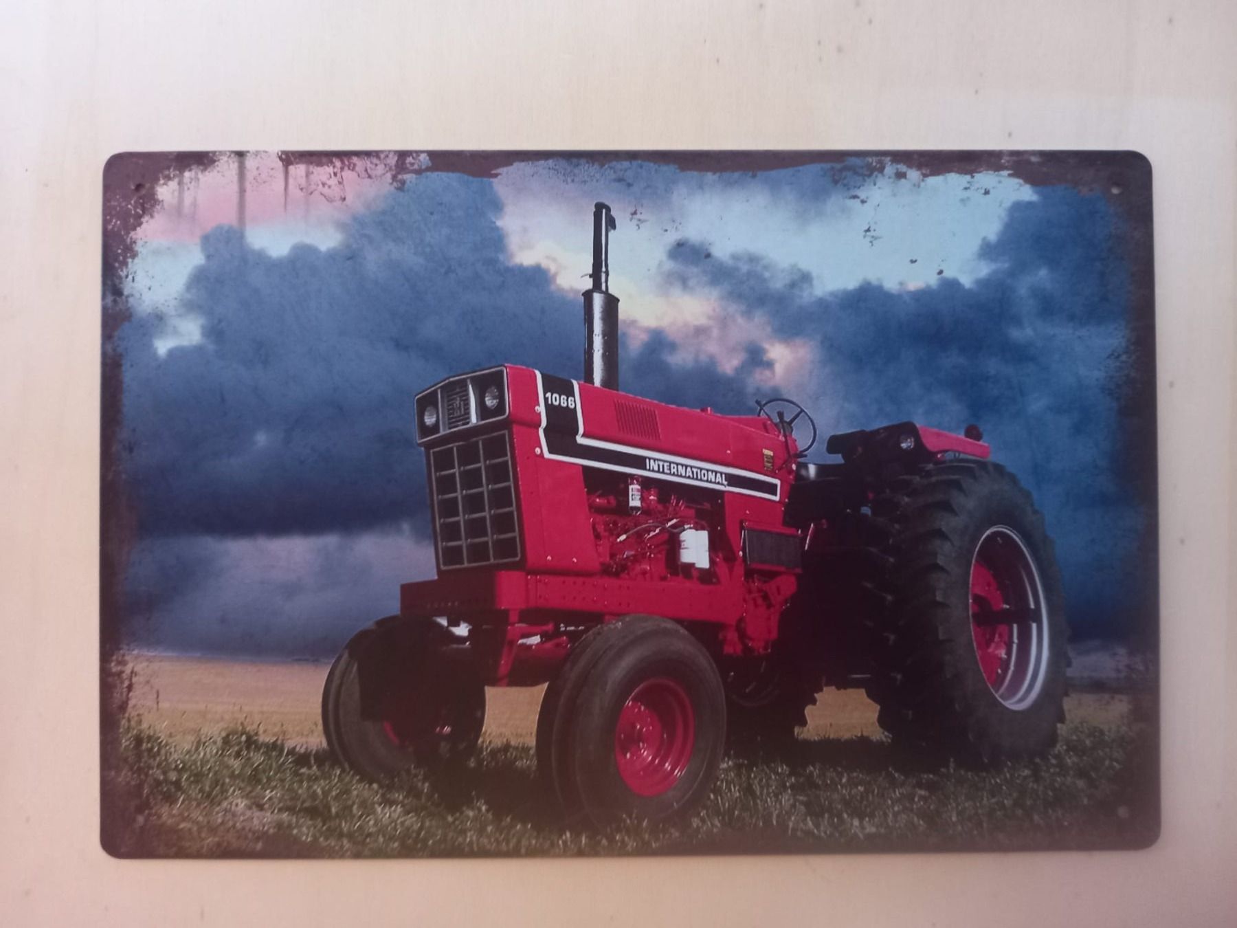 IHC Schilder: International 1066 Blechschild – Neu (gemäss Beschreibung) aus Alberswil von mech350