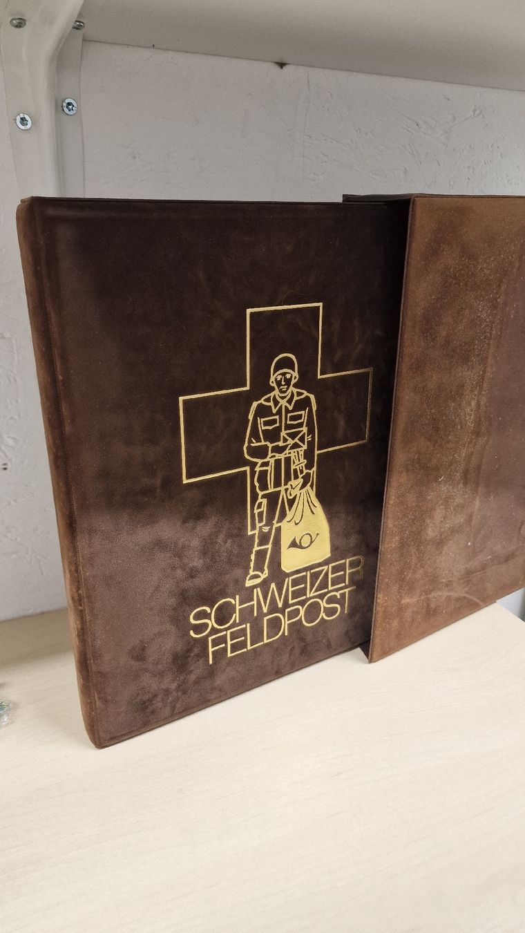 Alle Briefmarken: Schweizerische Feldpost Sammlung im Album, – Gebraucht aus Herisau von Antiques.AR 6