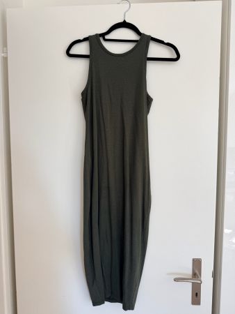 Midi-Kleid Oliv Gr. S – körpernah, ärmelos, US-Marke