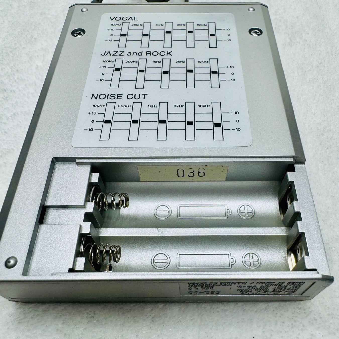 Sony Equalizzatori: Sony SEQ-50 Walkman stereo graphic equalizer silber #250 – Usato da Vorderthal venduto da WalkmanClinic 5