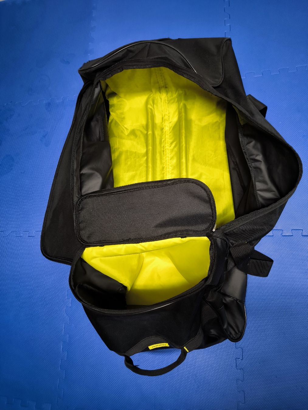 Taschen: Bauer Eishockey-Tasche mit Rollen – Gebraucht aus Othmarsingen von Othm13 1