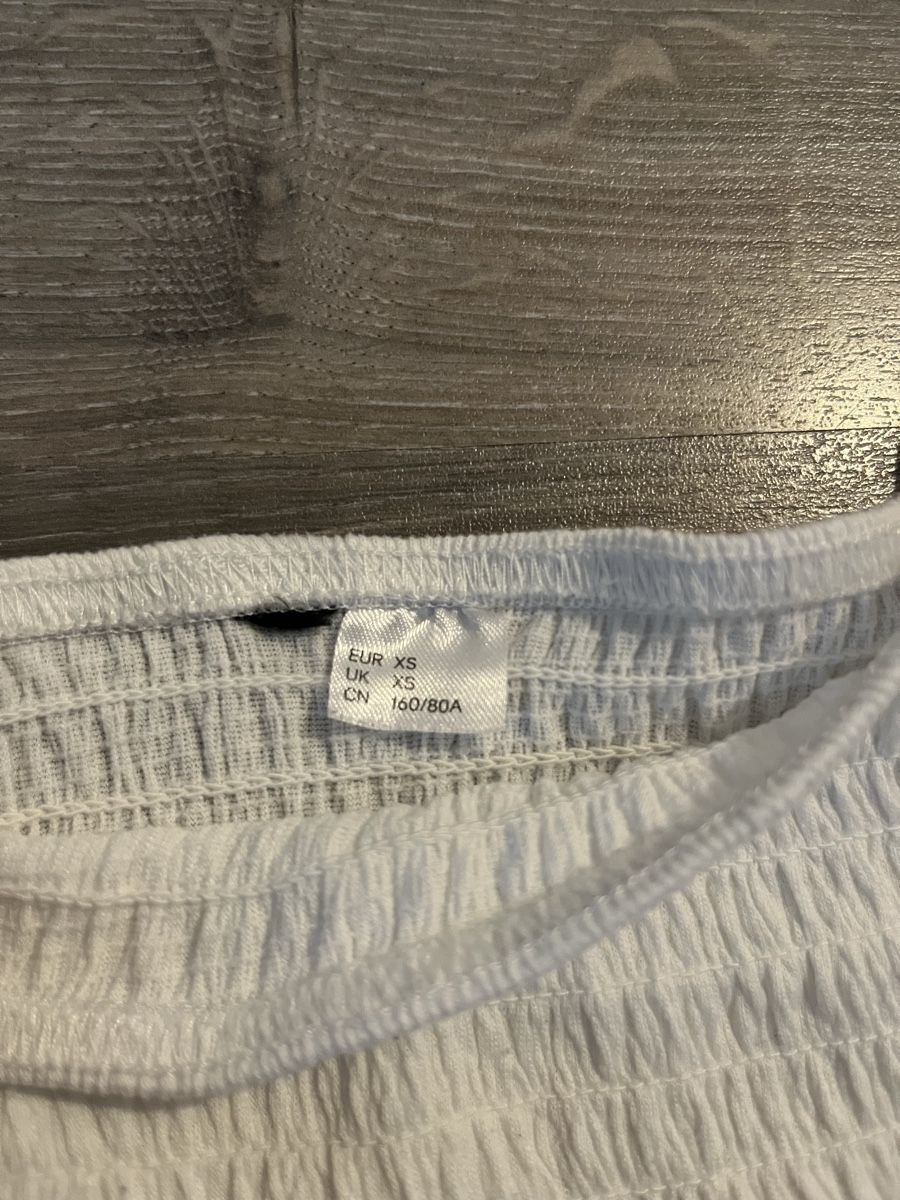 Lotti & Set di vestiti: Lot de 2 tops blancs – Nuovo (secondo la descrizione) da Les Geneveys-sur-Coffrane venduto da papoute 5
