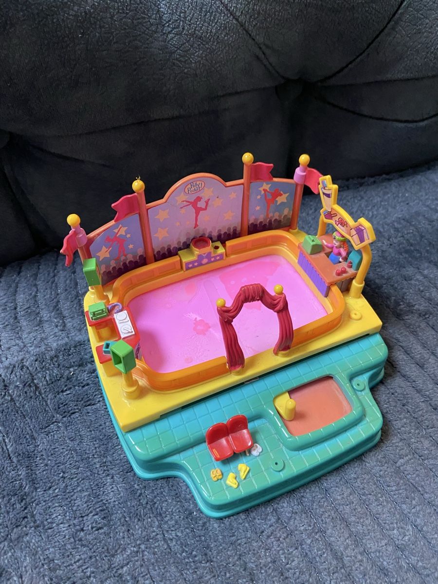Polly Pocket Giocattoli: Polly pocket - 1998 Ice Skating - Action Park – Usato da Montreux venduto da Perledor