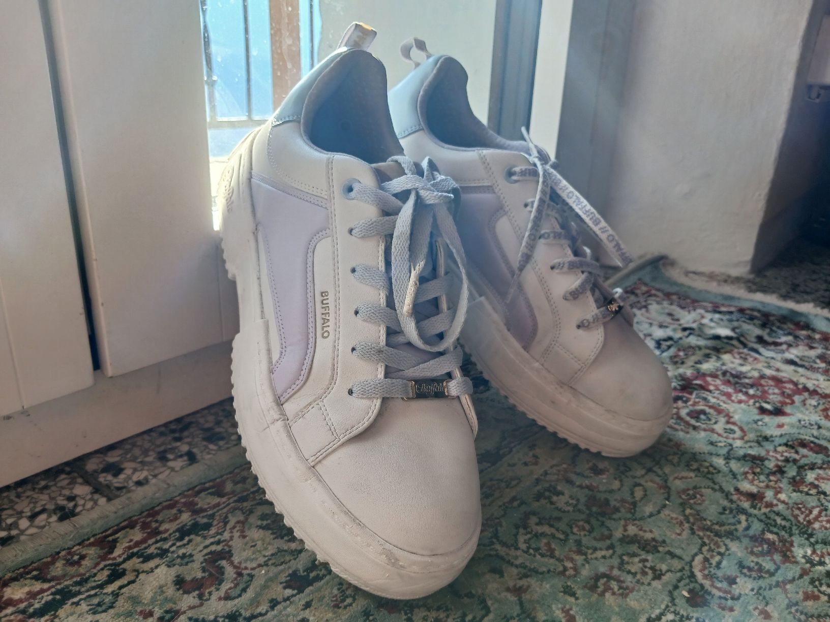 Buffalo Damenschuhe: Sneakers Bufalo – Gebraucht aus Locarno von swe_hz8t 1