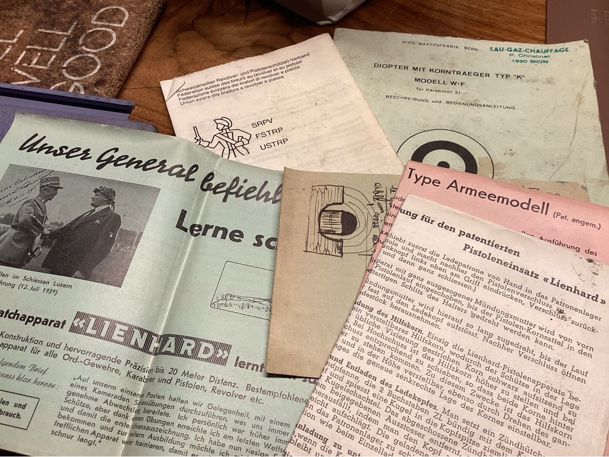 Schweizer Armee Stichwaffen: Militaria Lienhard comme photos – Gebraucht aus Luc (Ayent) von Rebouille 6
