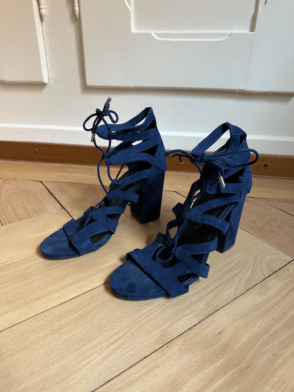 Bershka Scarpe da donna: BERSHKA - Sandalette dunkelblau 38 – Usato da Zürich venduto da Diazaio