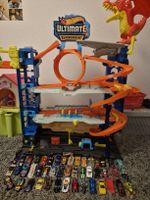 Hot Wheels Ultimate Garage Set mit Autos , guter zustand