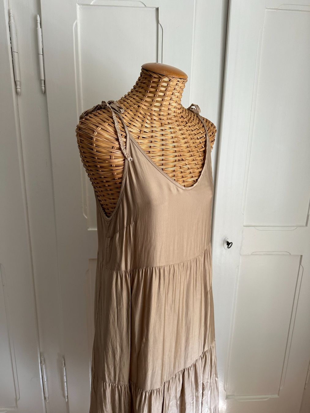 Vestiti: Maxikleid beige luftig – Usato da Zürich venduto da Diazaio 1