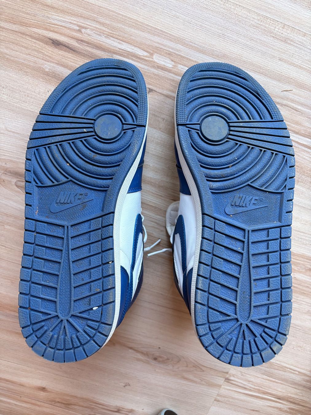 Nike Herrenschuhe: Nike Air Jordan 1 – Gebraucht aus Wigoltingen von _vntg_ 5