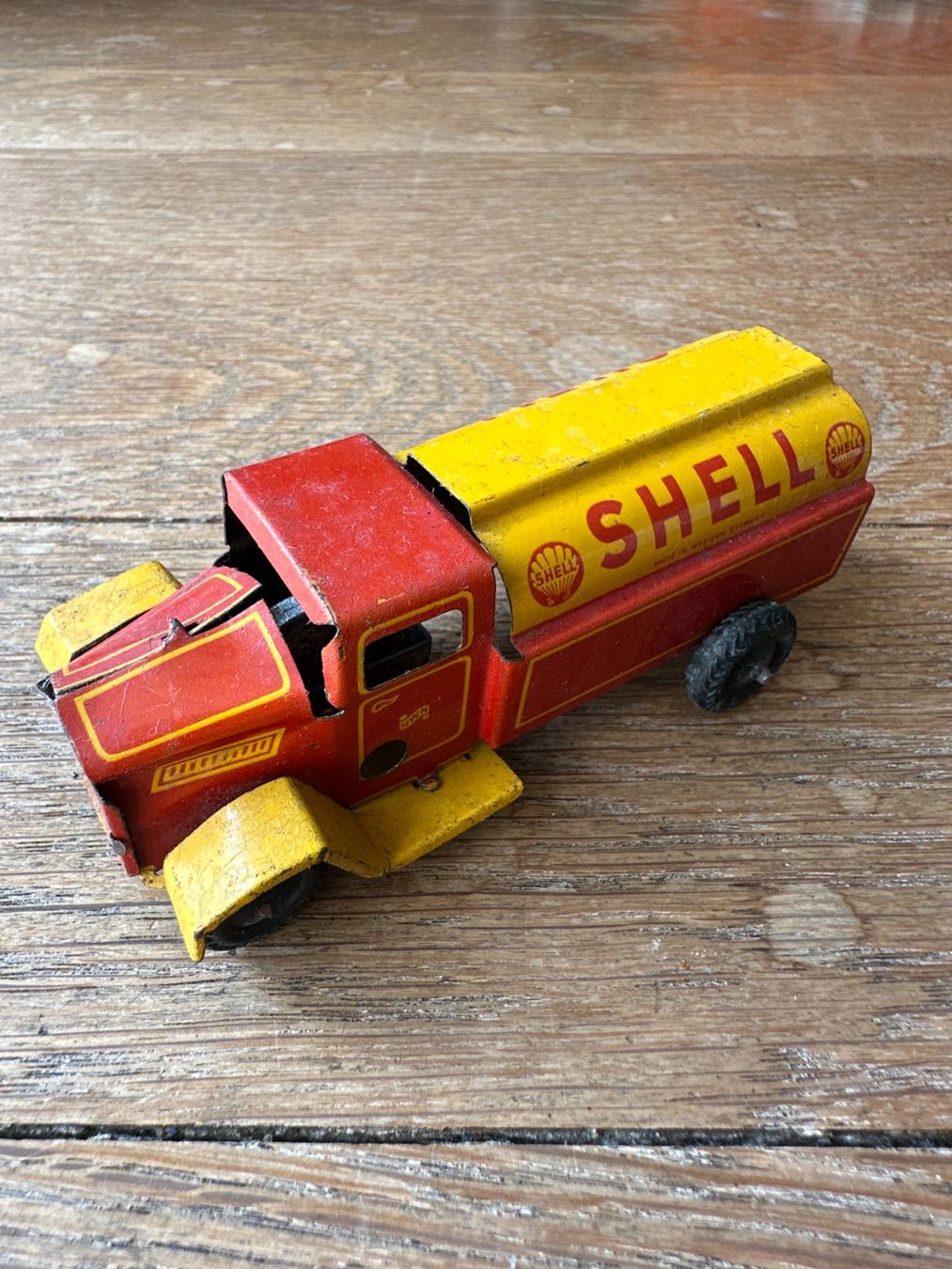 Shell Modellini d'auto: Shell Tankwagen – Usato da Luzern venduto da Johannas-flohmarkt