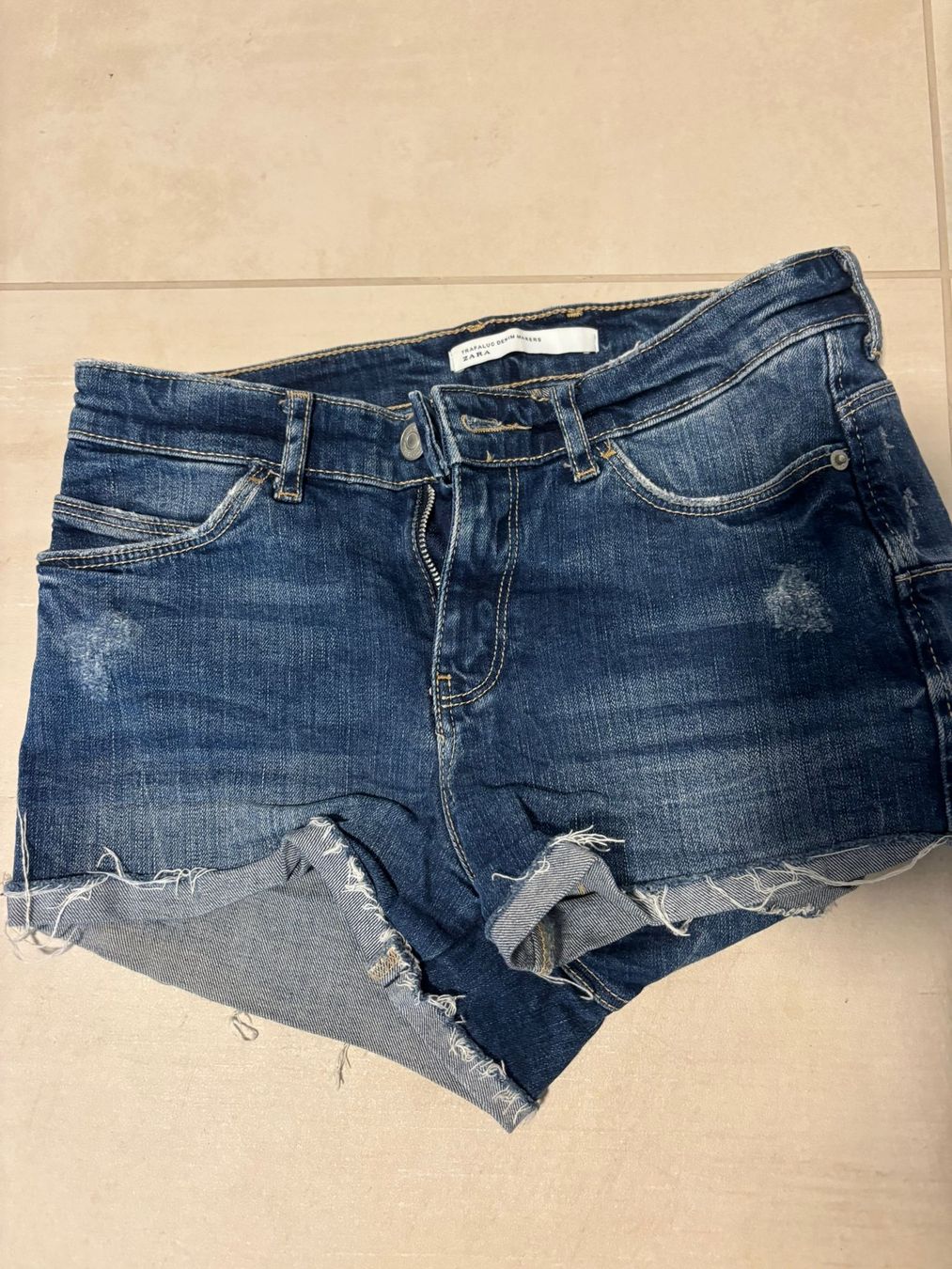 Zara Jeans: Hot Pants Zara – Usato da Bülach venduto da cf96