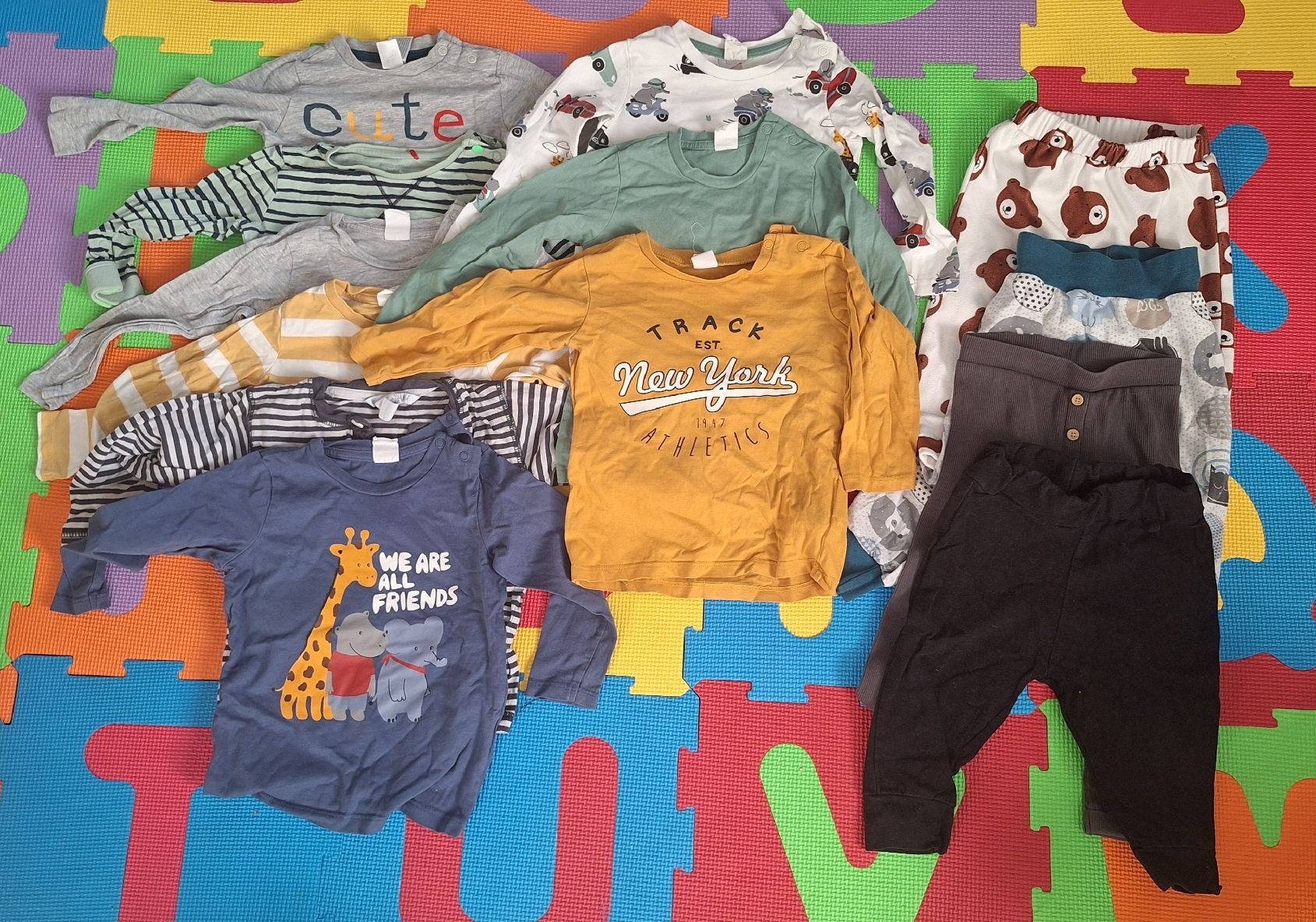 Ensembles coordonnés: Kinderkleider Set, Grösse 86, Top Zustand – D'occasion à Berneck par Bueschelady