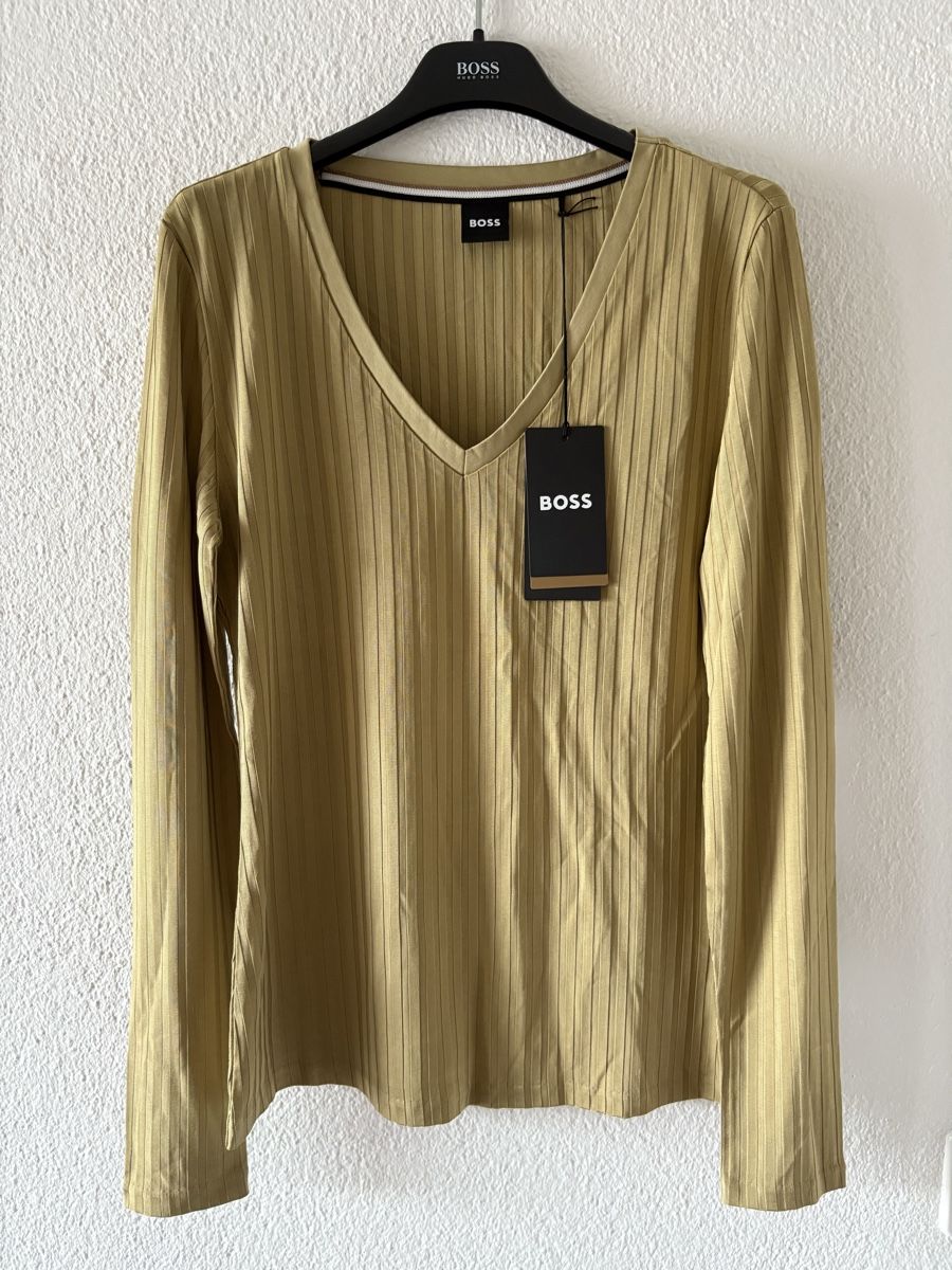 Hugo Boss Top: Top Kaki Hugo Boss New – Nuovo e nell'imballaggio originale da Baar venduto da Amd_9tmw