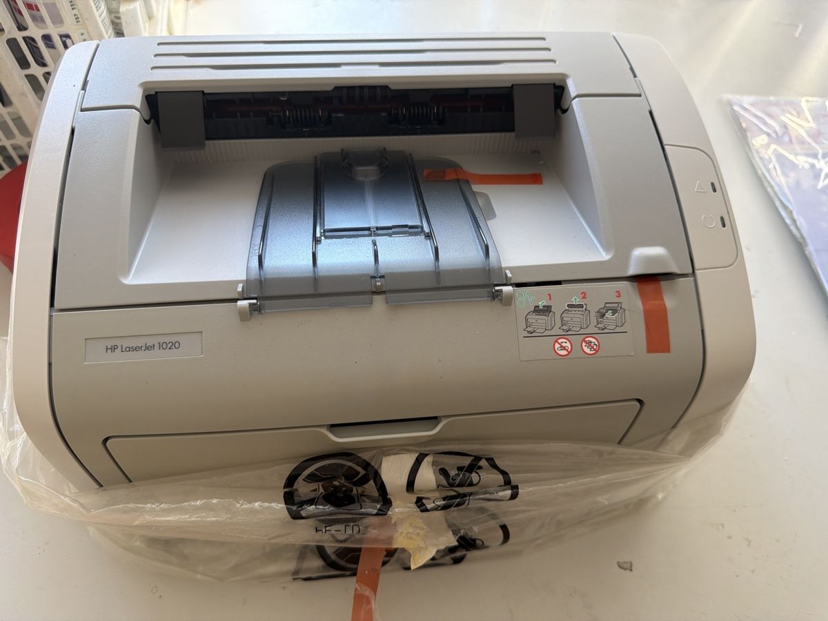 Hewlett Packard Stampanti: Hp Laserjet 1020 Sammelstück  – Usato da Amriswil venduto da JaJa-Express
