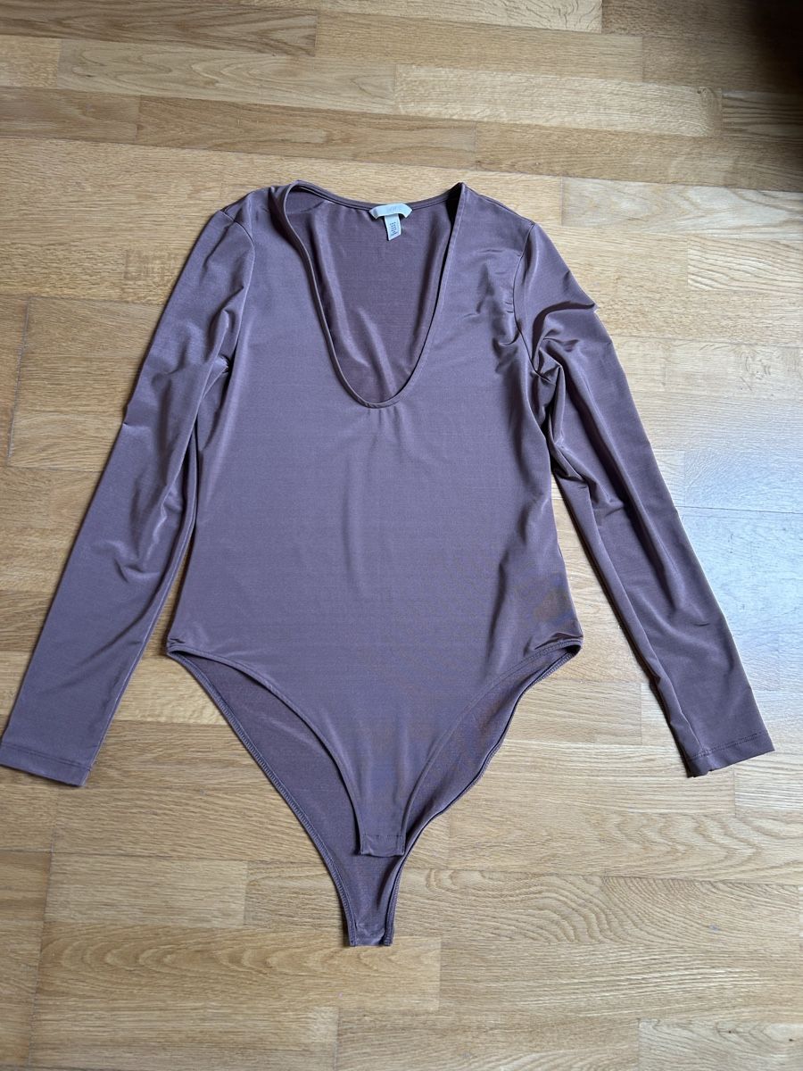 H&M Top: Body manches longues – Usato da Daillens venduto da guisepa